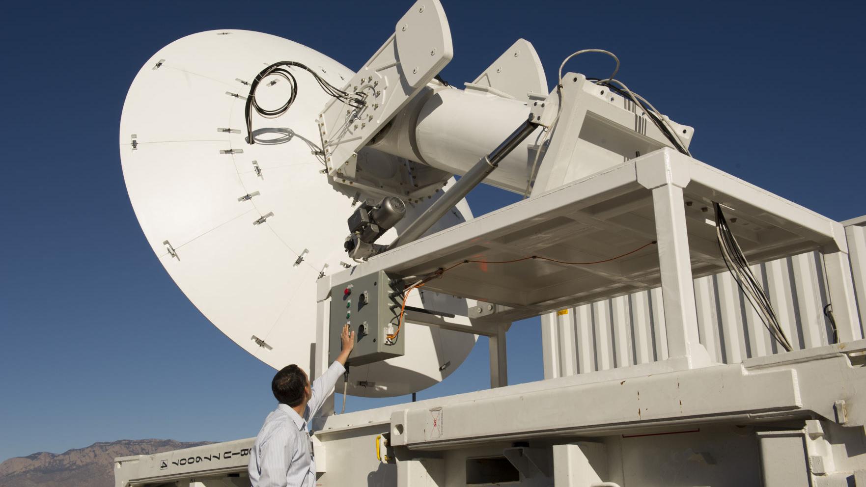 Raytheon opens new plant in Albuquerque